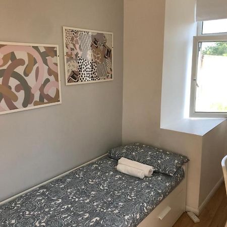 Single Bedrooms With Wifi And Underbed 10 Λονδίνο Εξωτερικό φωτογραφία