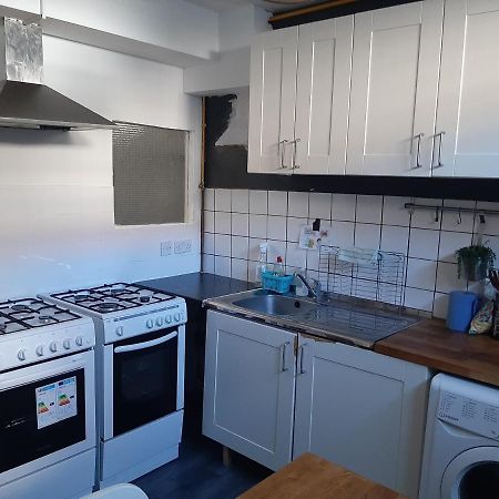 Single Bedrooms With Wifi And Underbed 10 Λονδίνο Εξωτερικό φωτογραφία