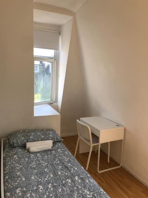 Single Bedrooms With Wifi And Underbed 10 Λονδίνο Εξωτερικό φωτογραφία