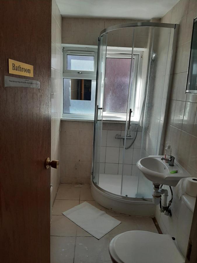 Single Bedrooms With Wifi And Underbed 10 Λονδίνο Εξωτερικό φωτογραφία