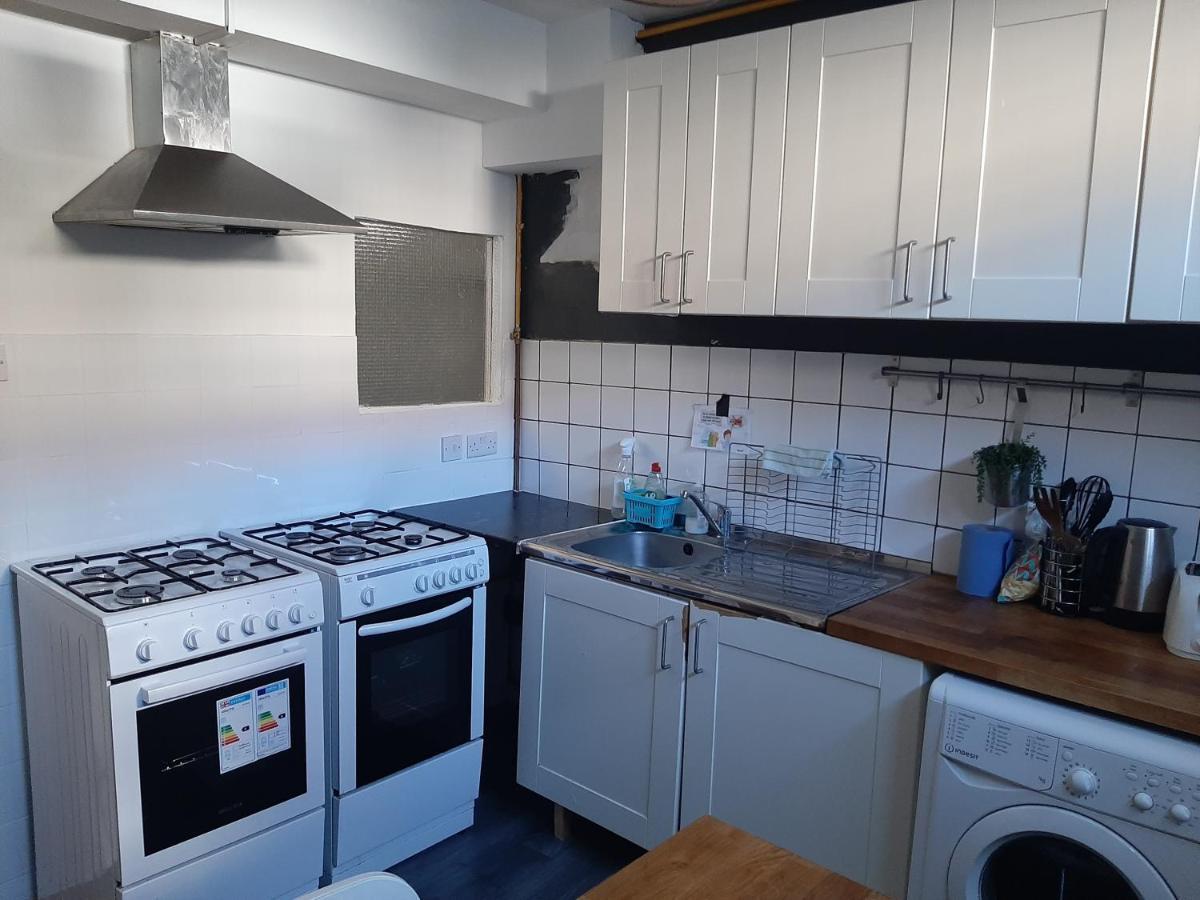 Single Bedrooms With Wifi And Underbed 10 Λονδίνο Εξωτερικό φωτογραφία